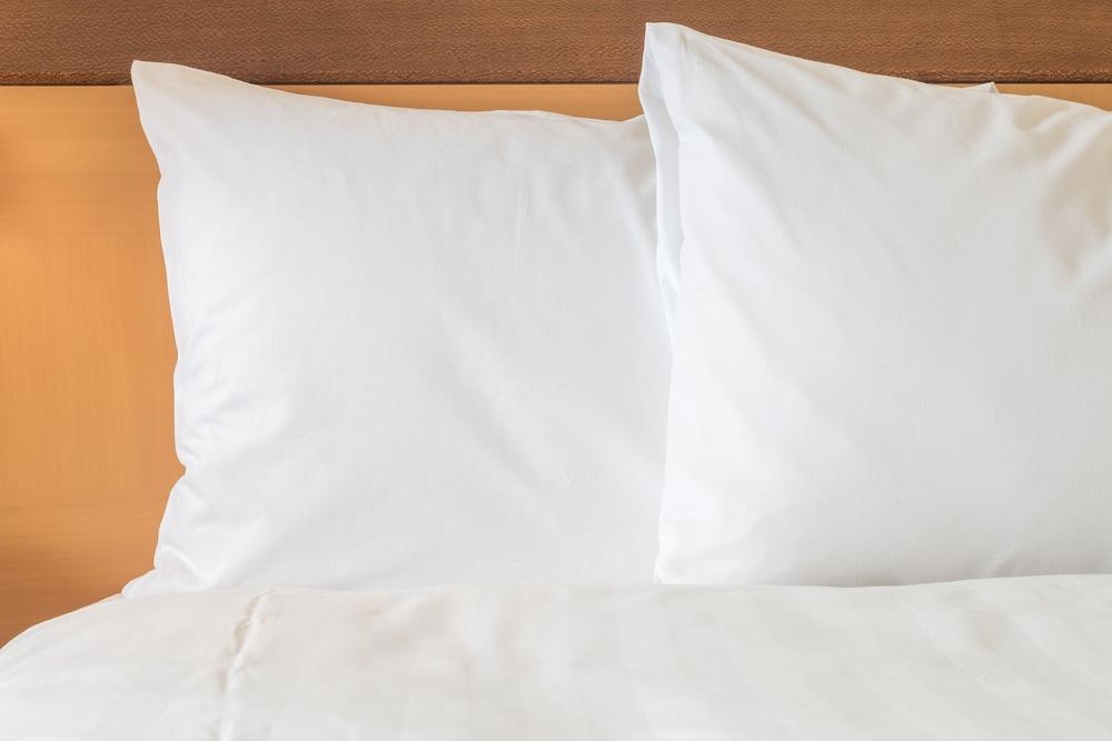 Hotel Express & East End By Ihg 2*