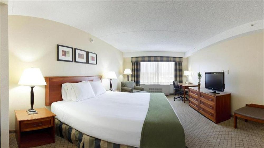 Hotel Holiday Express & East End By Ihg