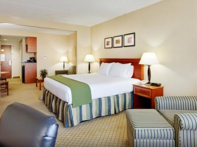 Holiday Express & East End By Ihg Hotel