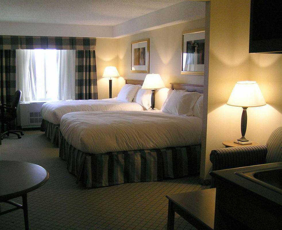 Holiday Express & East End By Ihg